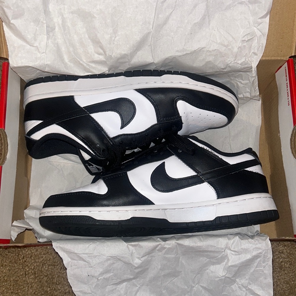 WORN ONCE, Women’s panda dunks
